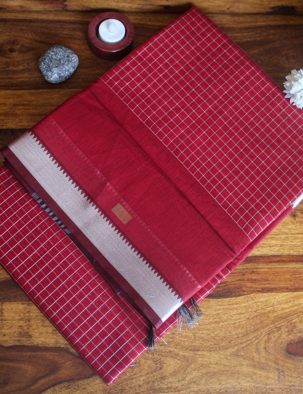 Vintage Red Checked Maheshwari Silk Cotton Saree with Silver Zari Border & Blouse