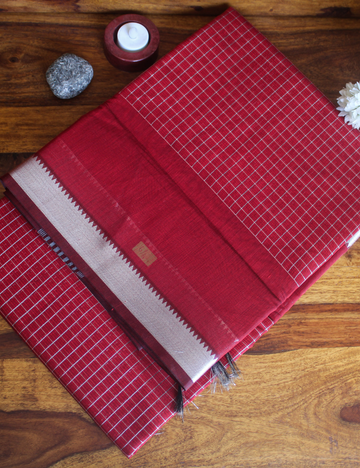 Vintage Red Checked Maheshwari Silk Cotton Saree with Silver Zari Border & Blouse