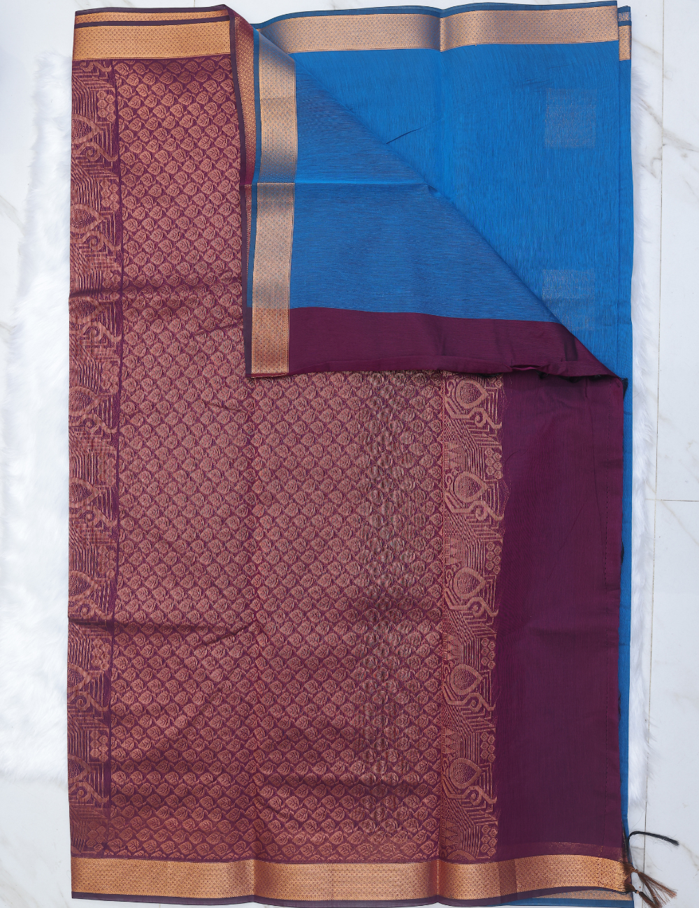 Elegant Dual Tone Silk Cotton Saree with Rich Zari Border