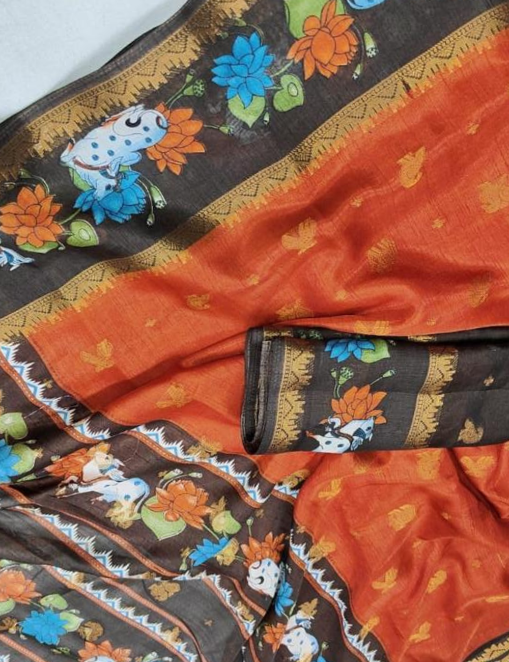 Man Pasand Buti Dola Silk Saree – Orange &amp; Pink Collection with Pichwai Elegance