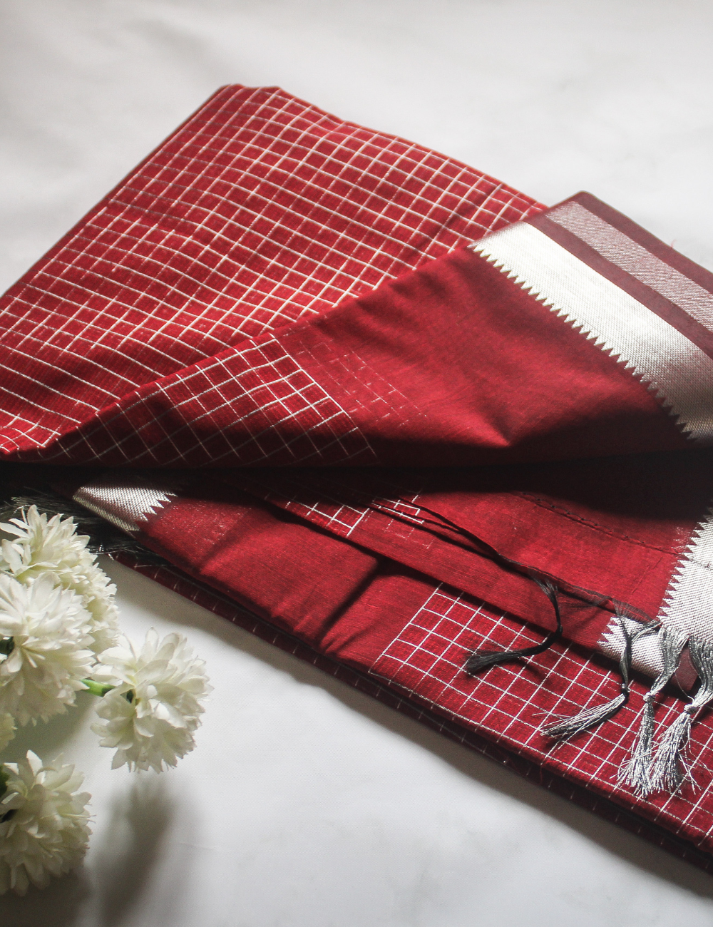 Vintage Red Checked Maheshwari Silk Cotton Saree with Silver Zari Border & Blouse