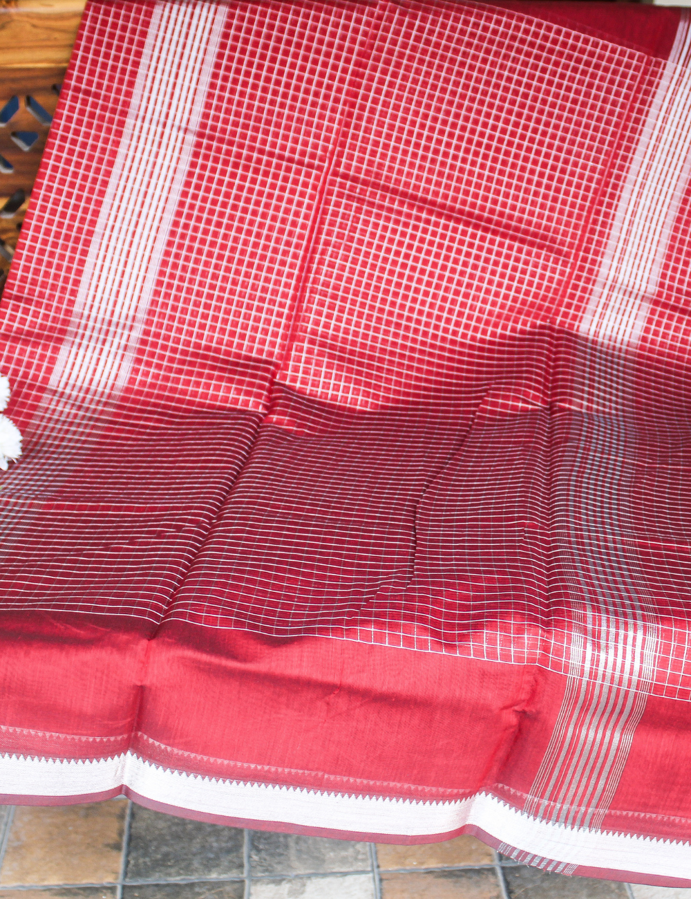 Vintage Red Checked Maheshwari Silk Cotton Saree with Silver Zari Border & Blouse