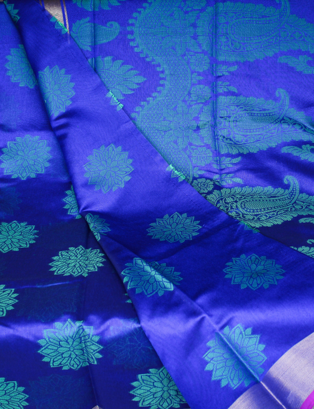 Banarasi - Kora Tanchoi - Star Flower Pattern - Semi Soft Silk Saree