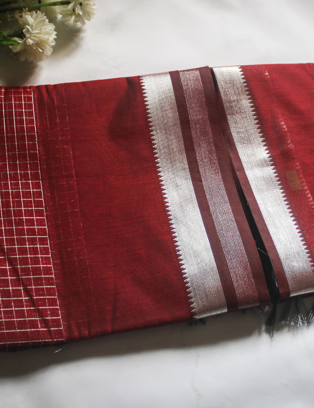 Vintage Red Checked Maheshwari Silk Cotton Saree with Silver Zari Border & Blouse