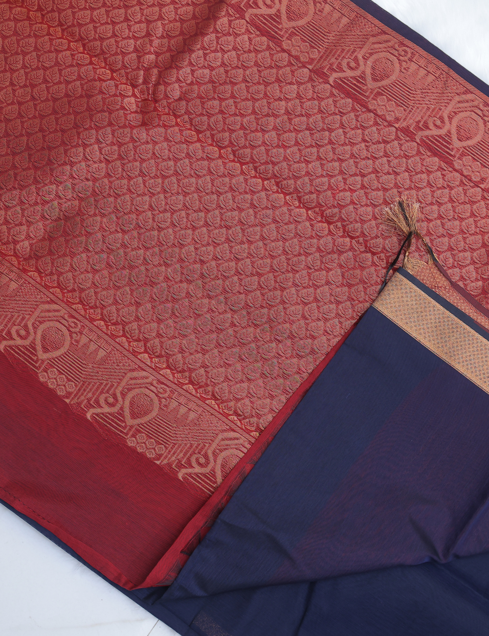 Elegant Dual Tone Silk Cotton Saree with Rich Zari Border
